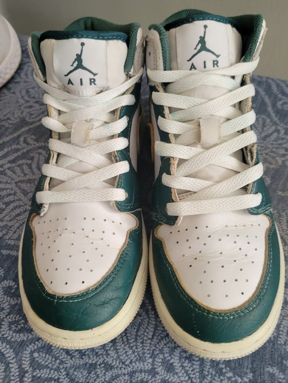 Nike Kids High-Top Sneakers in White and Dark Green